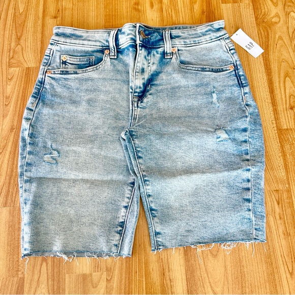 GAP Mid Rise Distressed Denim Bermuda
Shorts with Washwell - Picture 5 of 6